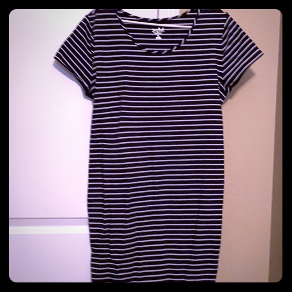 Maternity short sleeve tee dress